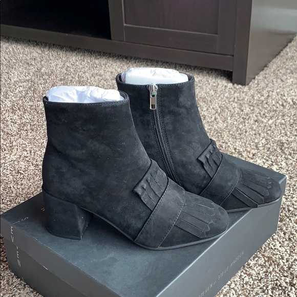 BNIB Steve Madden || Shooter Kiltie Suede Booties - Picture 5 of 8